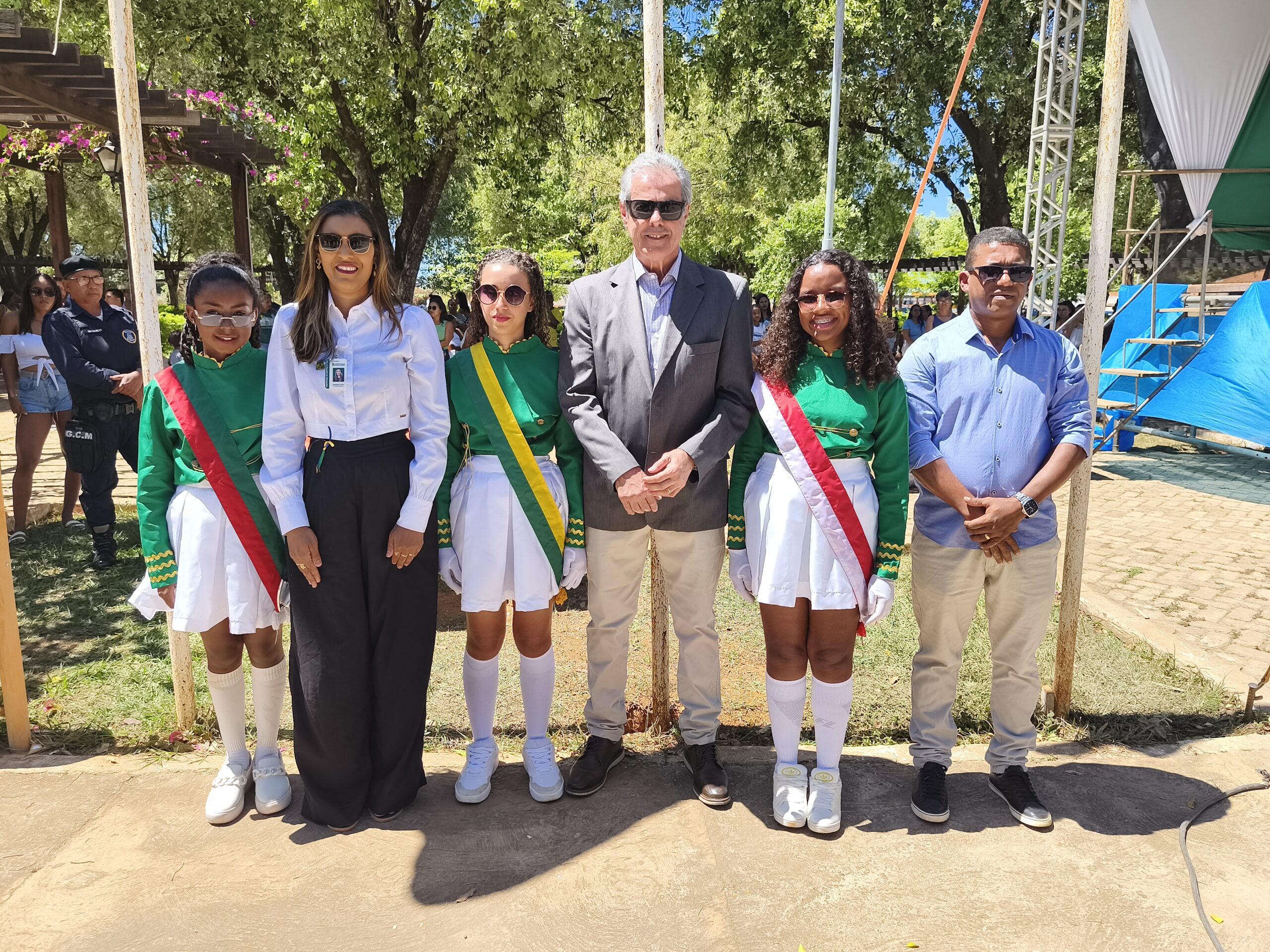 Prefeitura de Capitão Enéas, por meio da Secretaria de Educação, realizou com grande orgulho o Desfile Cívico de 7 de Setembro